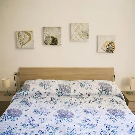Echi Del Mare House アパート